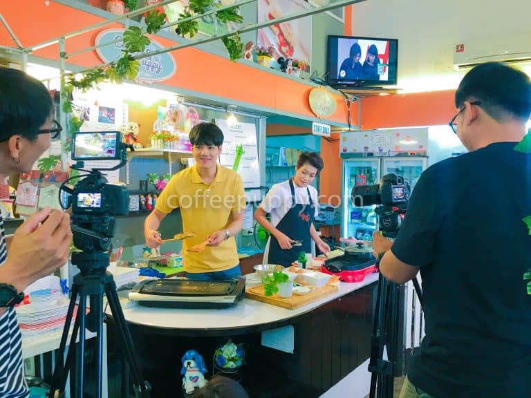 เบื้องหลังการถ่ายทำรายการ "ไทยทึ่ง WOW Thailand" ที่ร้าน Coffee & Puppy